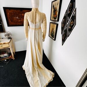 Antique Lace Wedding Dress With Small Satchel